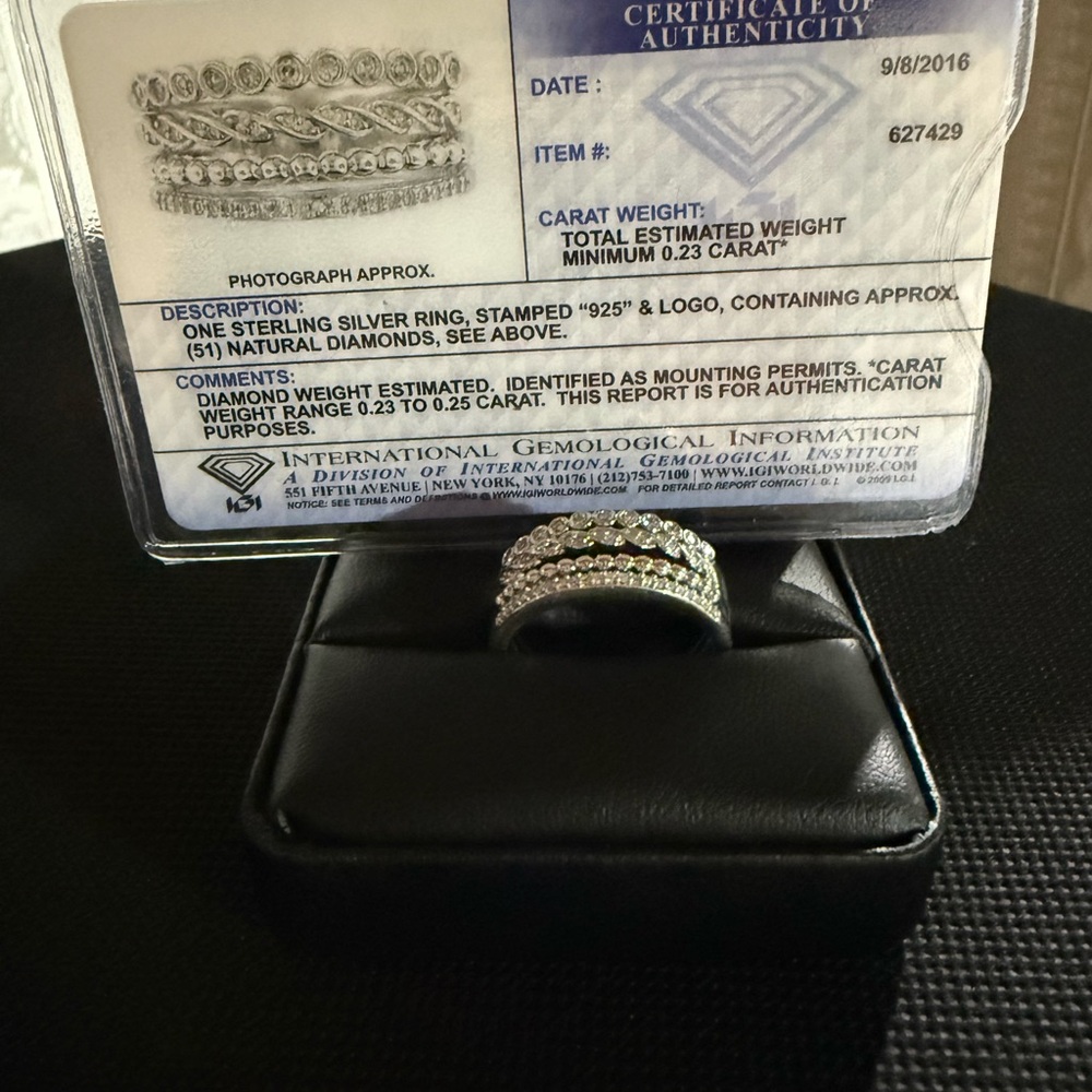Elegant Silver Diamond Ring Set .23ct - Picture 4 of 7